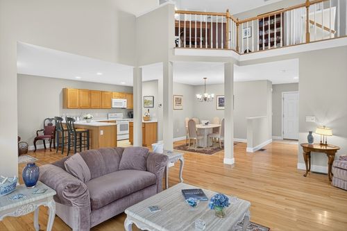 4-4 Hollyhock Knoll Ct, Bourne, MA, 02532-8330 | Card Image