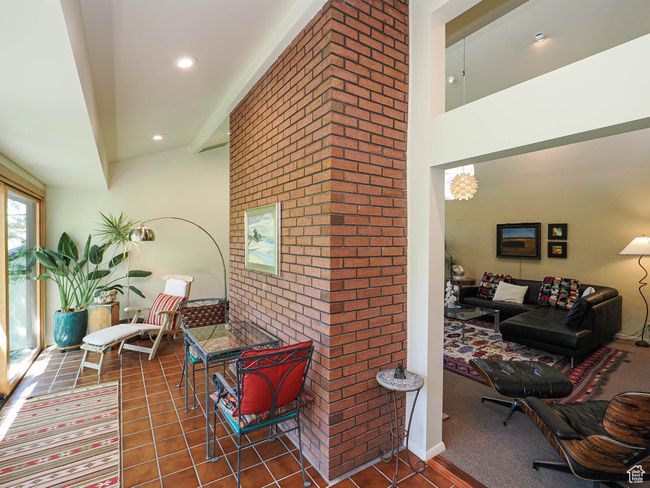 View of sunroom | Image 18