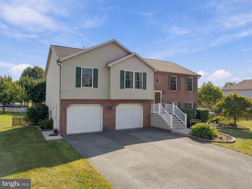 30-4440 Valley Cir, FAYETTEVILLE, PA, 17222-9355 | Card Image