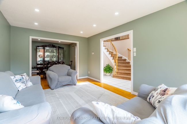 32 Randall Ave, House other with 4 bedrooms, 3 bathrooms and 5 parking in Markham ON | Image 5