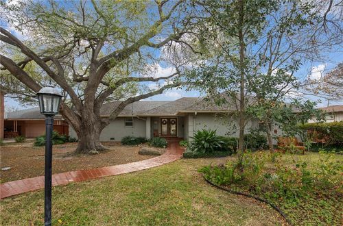 209 Jackson Pl, Corpus Christi, TX, 78411-1215 | Card Image