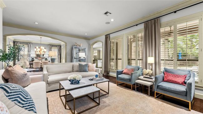 5558 Aspen St, House other with 5 bedrooms, 7 bathrooms and 3 parking in Bellaire TX | Image 5