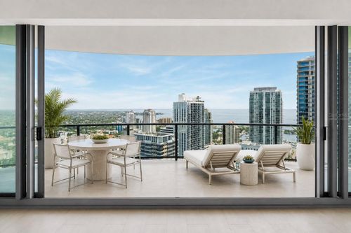 3107-400 Central Ave, ST PETERSBURG, FL, 33701-4866 | Card Image