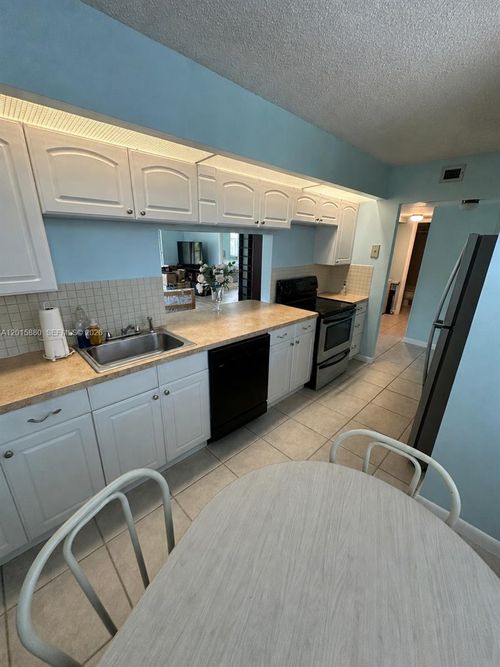 415-6800 Cypress Rd, Plantation, FL, 33317-3086 | Card Image