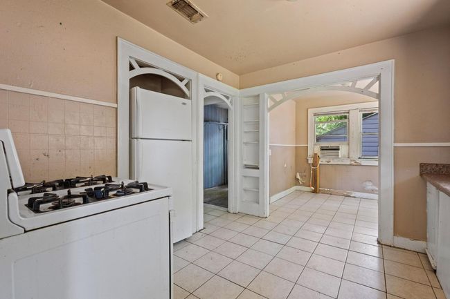 800 N Woods St, House other with 2 bedrooms, 1 bathrooms and null parking in Sherman TX | Image 16