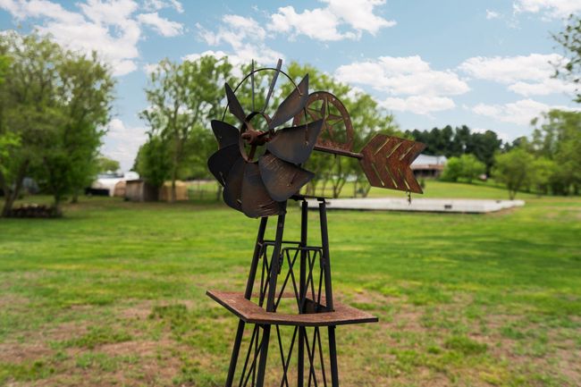 Decor around the property | Image 48