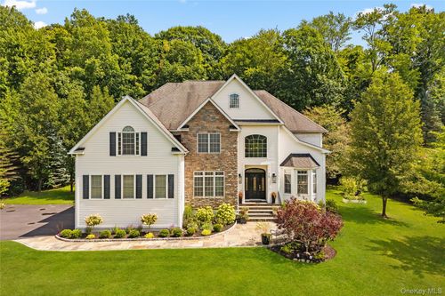 15 Barrett Hill Rd, East Fishkill, NY, 12533-6959 | Card Image