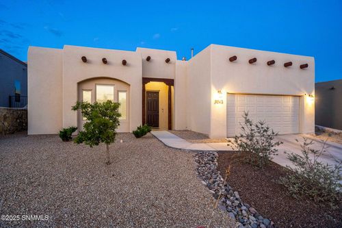 3042 Don Buck Dr, Las Cruces, NM, 88011-8172 | Card Image