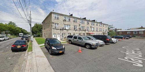 22 Jaydee Ct, Far Rockaway, NY, 11691-3068 | Card Image