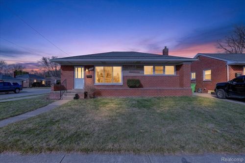 28605 Diesing Dr, Madison Heights, MI, 48071-4536 | Card Image