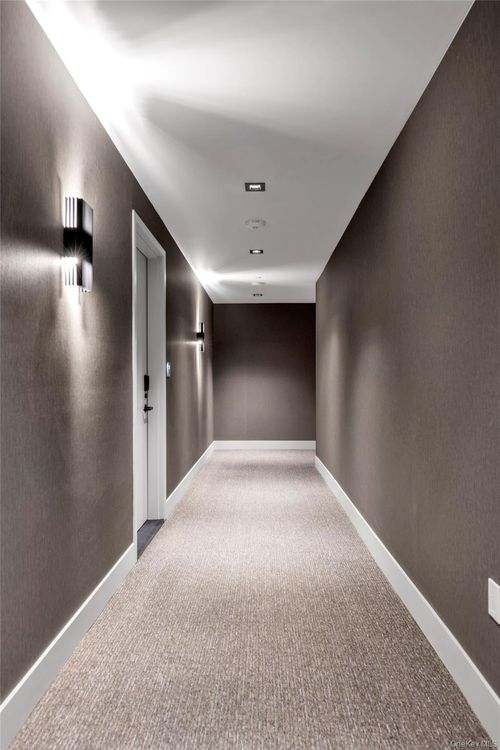 108 Middle Neck Rd, Great Neck, NY, 11021-1200 | Card Image