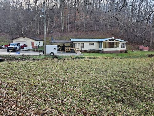 432 W Vickers Dr, Elkview, WV, 25071 | Card Image