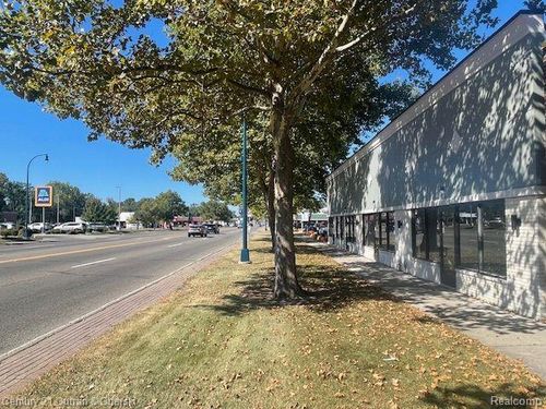 29920 Ford Rd, Garden City, MI, 48135-2320 | Card Image