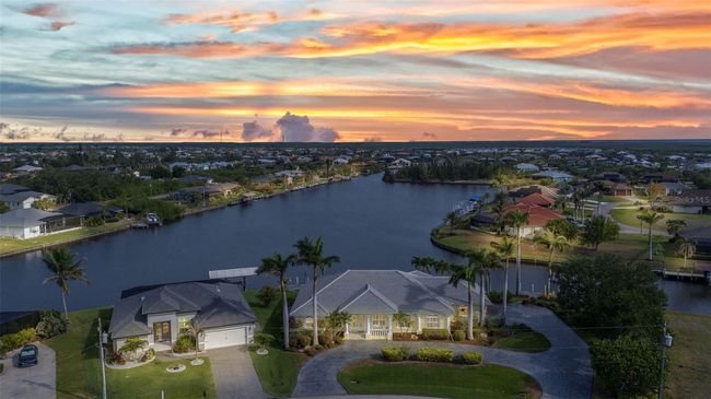 15490 Seafoam Cir, House other with 3 bedrooms, 3 bathrooms and null parking in PORT CHARLOTTE FL | Image 77