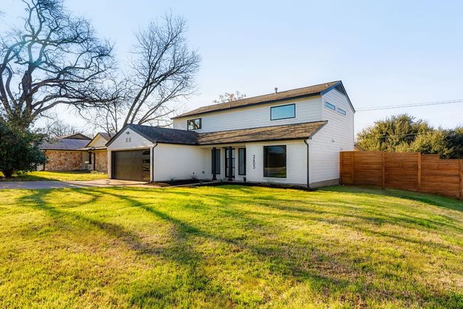 2605 Roehampton Dr, House other with 4 bedrooms, 3 bathrooms and 4 parking in Austin TX | Image 4