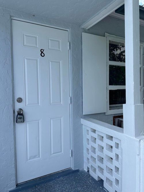 8-17 Detroit St, Lake Worth, FL, 33461-4866 | Card Image