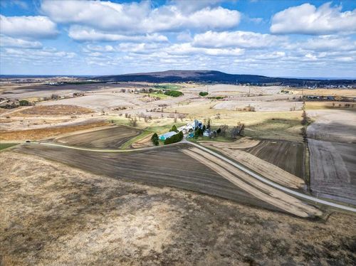 11040 Straubhaar Road Road, Blue Mounds, WI, 53517 | Card Image