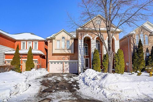 16 St Etienne Dr, Woodbridge, ON, L4H2X4 | Card Image