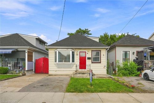 395 Avondale St, Hamilton, ON, L8L7C8 | Card Image