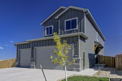 641 Hilltop Place, House other with 3 bedrooms, 2 bathrooms and null parking in Mills WY | Image 1