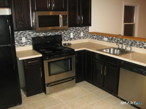 2-95 Highview Ave, Stamford, CT, 06907-1625 | Card Image