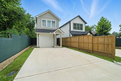 335 Todd St, Tomball, TX, 77375-6709 | Card Image