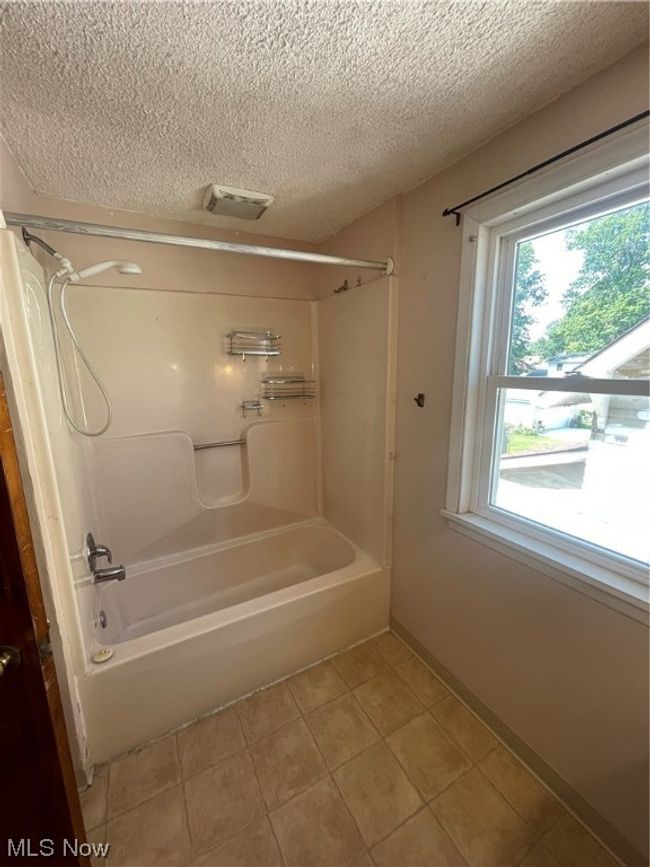 1706 W 8th Street, Sold in Ashtabula Zoocasa