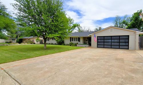 1403 Douglas, Midland, TX, 79701 | Card Image