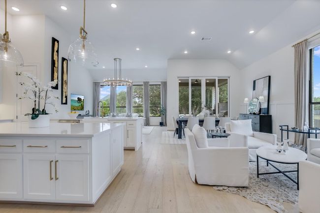 200 Bright Sky Dr, House other with 4 bedrooms, 3 bathrooms and 4 parking in Austin TX | Image 7