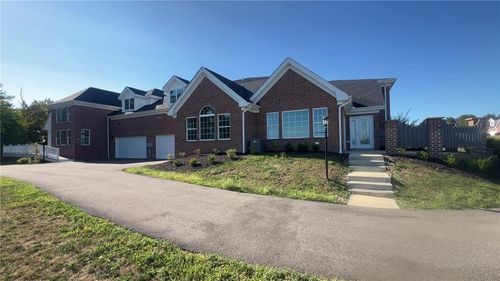 1556 Parkwood Pointe Dr, Crescent, PA, 15046-3816 | Card Image