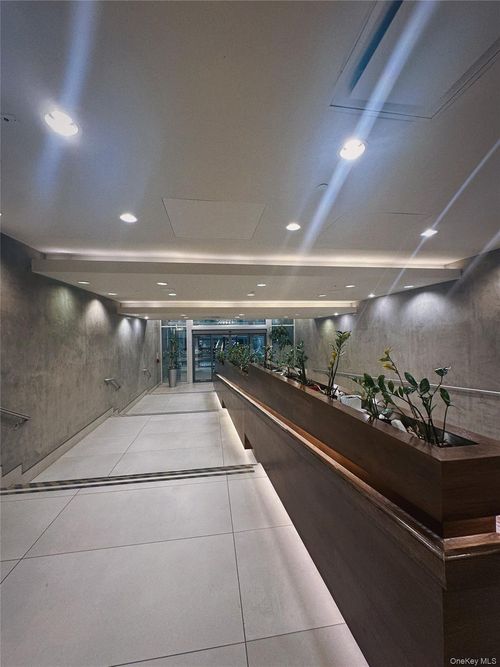 e27-e28-131 40th Rd, Flushing, NY, 11354-5116 | Card Image