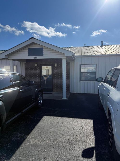 c-109 Seventy Six Blvd, Berea, KY, 40403-9571 | Card Image