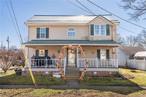 335 High St Sw, Carrollton, OH, 44615-1525 | Card Image