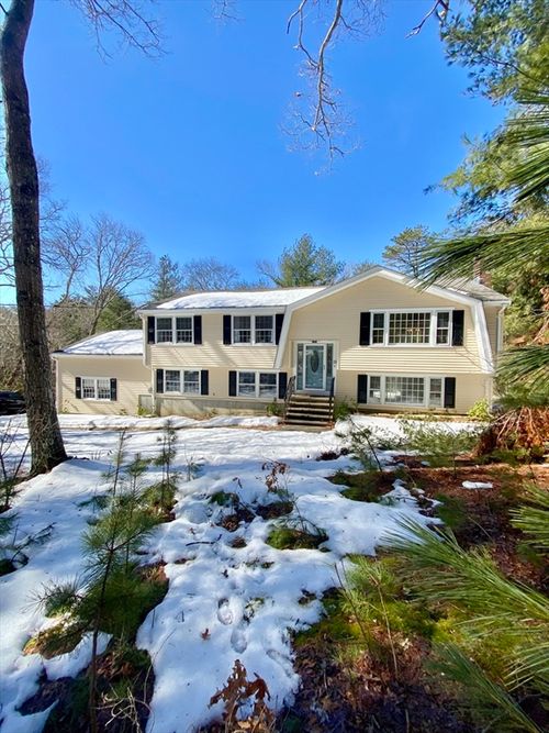 15 Thatcher Rd, Plymouth, MA, 02360-3213 | Card Image