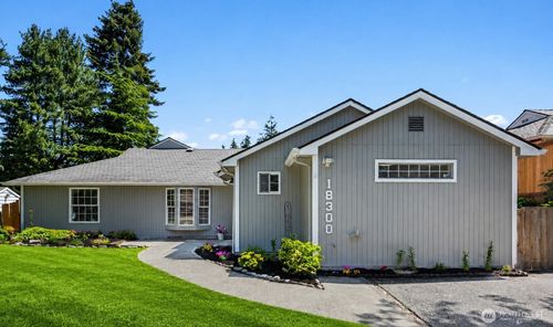 18300 8th Ave Ne, Shoreline, WA, 98155-3626 | Card Image