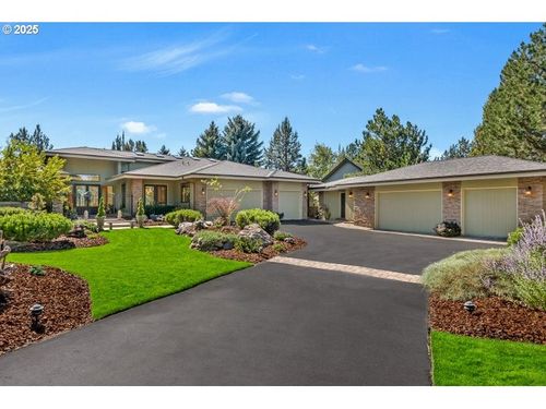 6822 Thunderbird Ct, Redmond, OR, 97756-9290 | Card Image