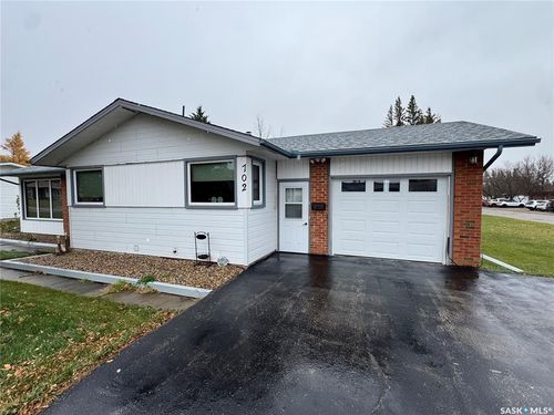 702 Portage Ave, Wadena, SK, S0A4J0 | Card Image