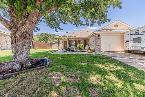 609 Tracy Dr, Azle, TX, 76020-4837 | Card Image