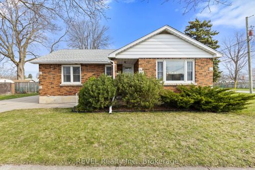 32 Thompson Ave, Thorold, ON, L2V2N1 | Card Image