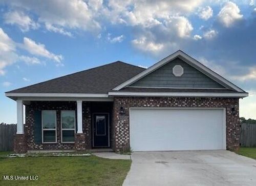 15610 Ridge Ct, Biloxi, MS, 39532-4395 | Card Image