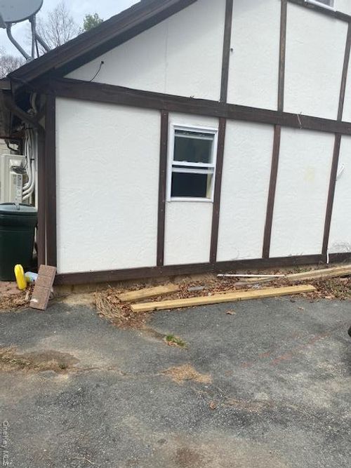 3 Lakeview Dr W, Wurtsboro, NY, 12790-2305 | Card Image