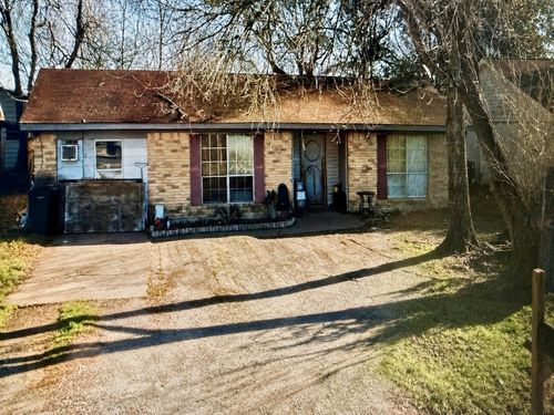 212 N 8th St, Beasley, TX, 77417-9435 | Card Image
