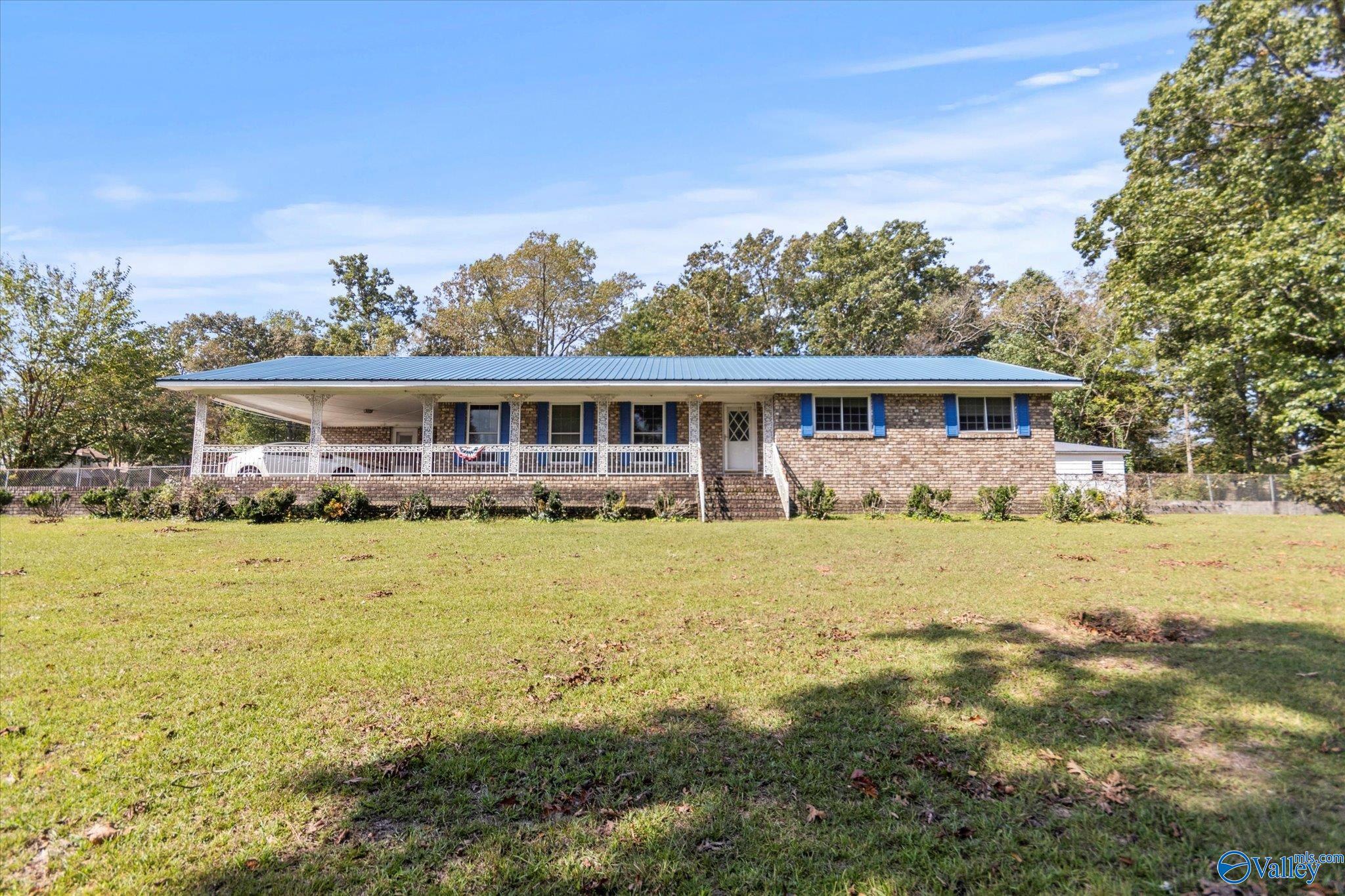 Shady Ln, Albertville, AL 35950