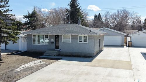 1511 8th Avenue N, Regina, SK, S4R0G2 | Card Image