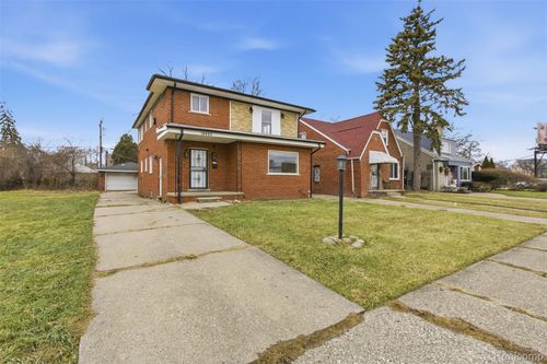 18425 Lesure St, Detroit, MI, 48235-2523 | Card Image