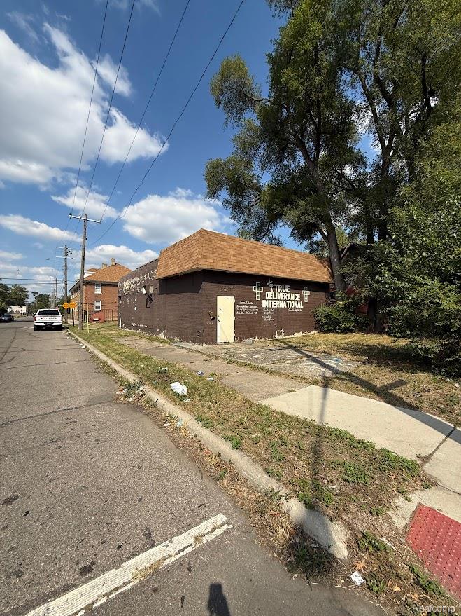 8024 Chalfonte St, Detroit, MI 48238