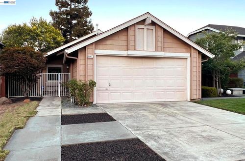 2061 Eilene Dr, Pleasanton, CA, 94588-2602 | Card Image