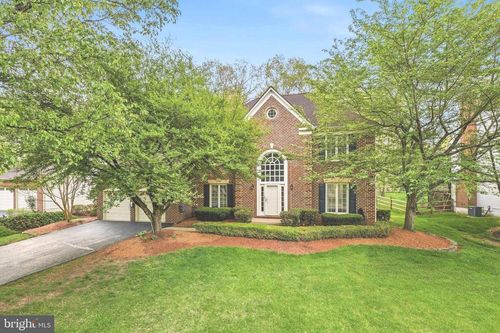 15118 Wetherburn Dr, CENTREVILLE, VA, 20120-3924 | Card Image
