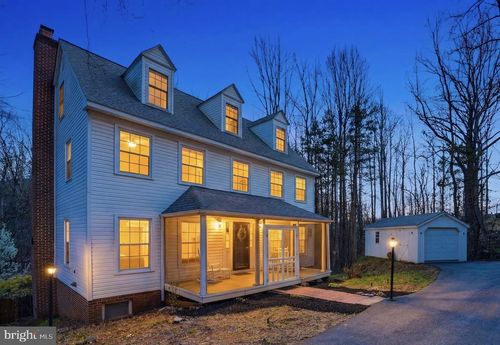 8277 Lock Ln, WARRENTON, VA, 20186-8458 | Card Image