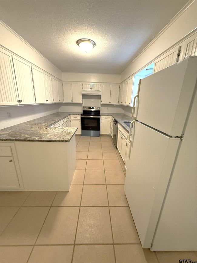 13675 Maple Dr, House other with 3 bedrooms, 2 bathrooms and null parking in Tyler TX | Image 8